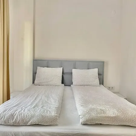 Rose 6 Comfort Living At Cleopatra Apartment